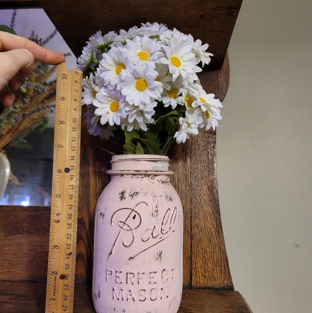Handpainted Mason Jar w/Faux Daisy Arrangement